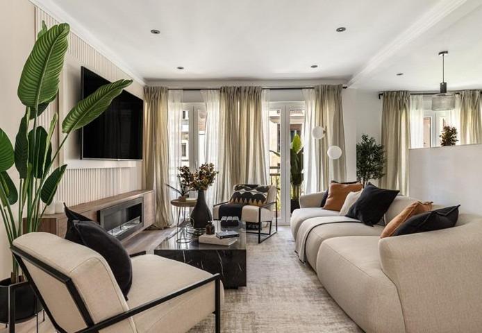 PISO EN CHAMBERI, 2 TERRAZAS, EXTERIOR 3 HAB.-3 B EN SUITE. DE 176 M2 photo 0