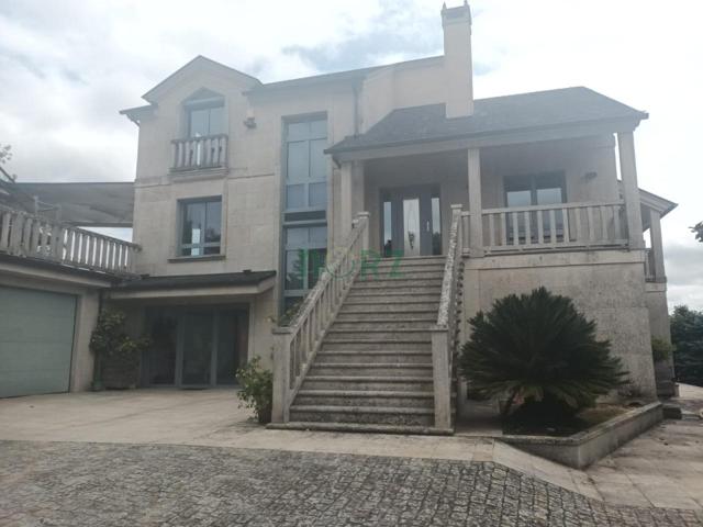 Unifamiliar En venta en Ousande, Barbadás photo 0