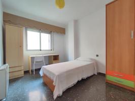 Habitación en alquiler en Albacete de 140 m2 photo 0