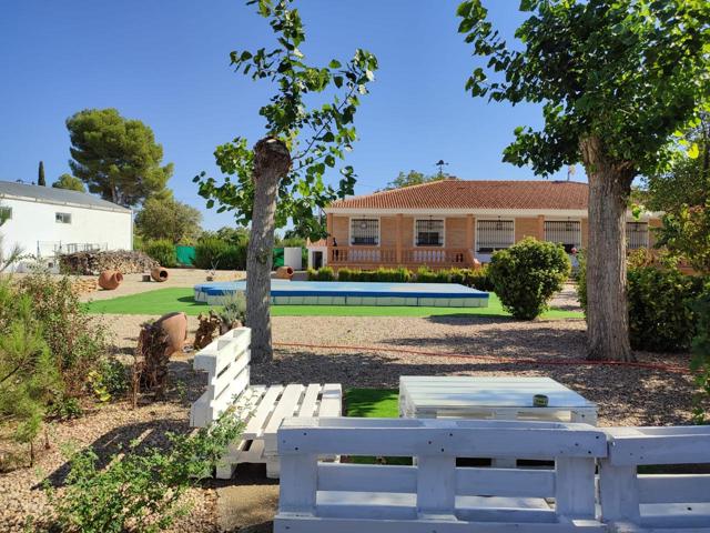 EXCLUSIVA FINCA CON CHALET INDEPENDIENTE EN LA MEJOR ZONA DE ALBACETE photo 0