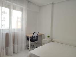 Habitación en alquiler en Albacete de 140 m2 photo 0
