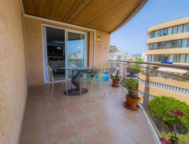 Piso de 3 habitaciones y parking en el centro de Ibiza photo 0
