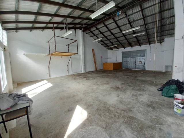 Local en Alquiler solo de uso industrial photo 0