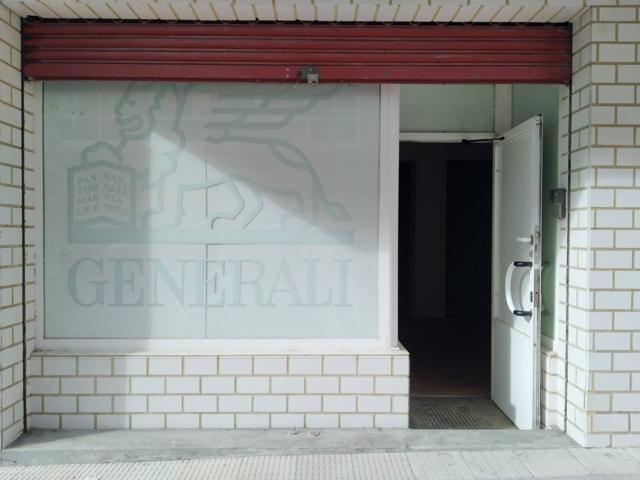 Local comercial en venta en Derio photo 0