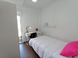 Habitación en alquiler en València de 100 m2 photo 0