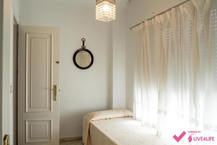 Habitación en alquiler en Sevilla de 20 m2 photo 0
