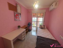 Habitación en alquiler en Alicante (Alacant) de 100 m2 photo 0