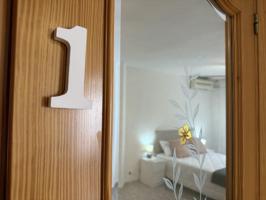 Habitación en alquiler en València de 125 m2 photo 0