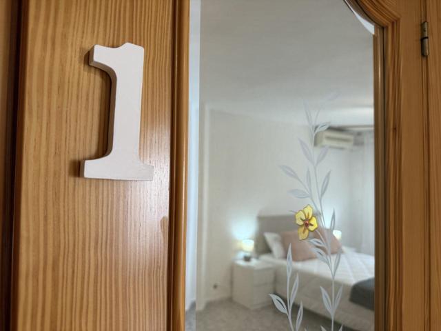 Habitación en alquiler en València de 125 m2 photo 0