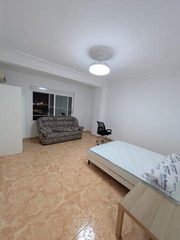 habitacion en Carrer de Millars photo 0