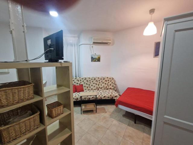 Estudio en alquiler en Sevilla de 45 m2 photo 0