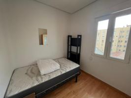 Habitación en alquiler en Madrid de 90 m2 photo 0