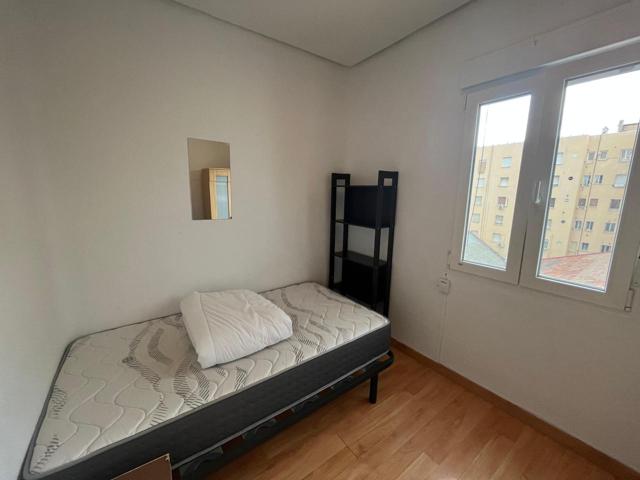 Habitación en alquiler en Madrid de 90 m2 photo 0