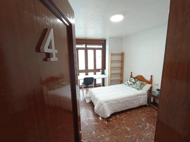 Habitación 4 en Calle Párraga 21 photo 0
