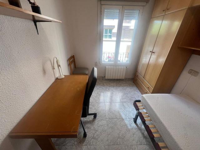 Habitación en alquiler en València de 118 m2 photo 0