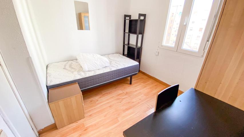 Habitación en alquiler en Madrid de 90 m2 photo 0