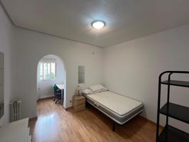 Habitación en alquiler en Madrid de 90 m2 photo 0