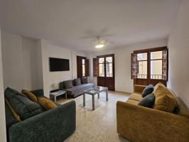 Piso en Calle Calderería Nueva - Granada photo 0