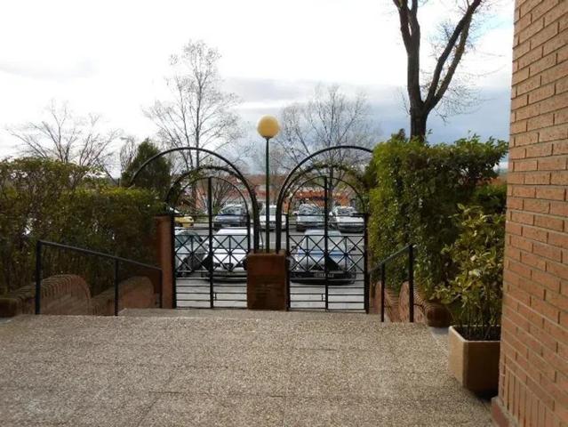 Excelente Piso En Alfonzo Rodriguez Castelao! photo 0