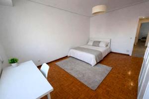 Habitación en alquiler en Logroño de 90 m2 photo 0