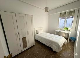 Habitación en alquiler en Logroño de 90 m2 photo 0