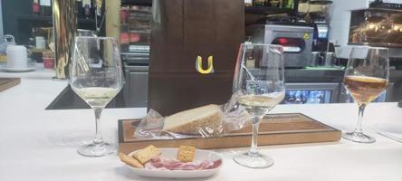 REF-4176- ALQUILER Y TRASPASO DE BAR Y TIENDA DE DEGUSTACIÓN EN MADRID photo 0