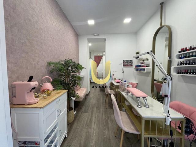 REF-UN4323 - ALQUILER Y TRASPASO POR JUBILACIÓN DE CENTRO DE ESTÉTICA Y UÑAS EN SALAMANCA CENTRO DE MADRID photo 0