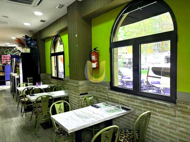 P-REF-UN4517- ALQUILER Y TRASPASO DE RESTAURANTE CON TERRAZA EN VALLECAS - MADRID photo 0