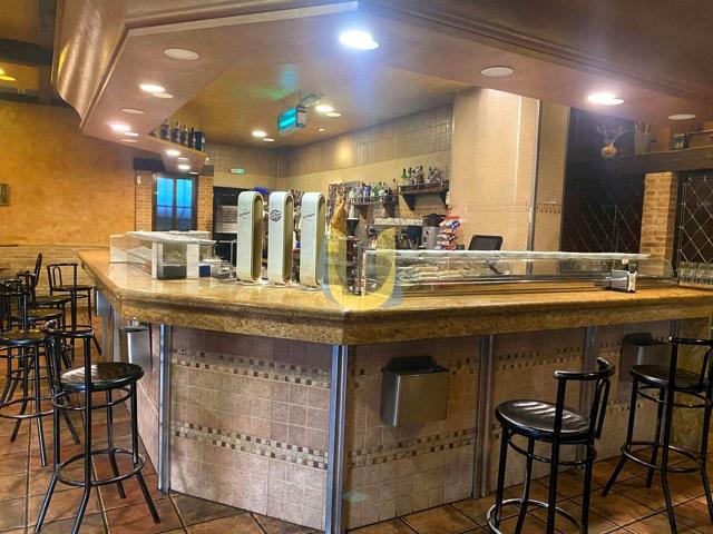 REF-UN4546- ALQUILER Y TRASPASO DE RESTAURANTE CON GRAN TERRAZA EN LEGANÉS - MADRID photo 0