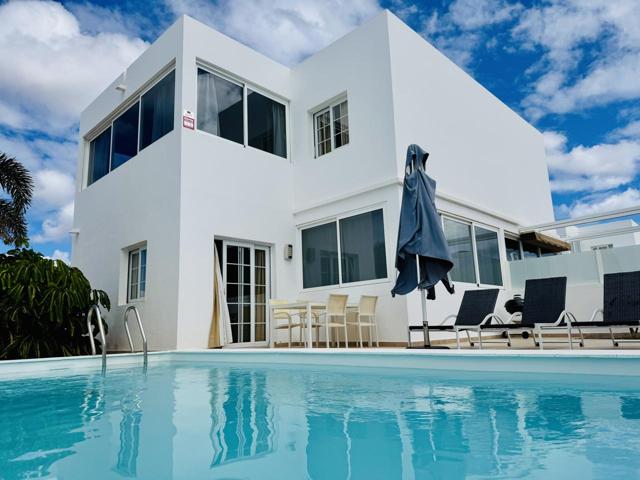 Chalet en venta en Playa Blanca photo 0