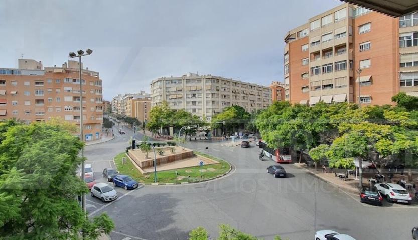 Se vende Planta baja con excelente ubicación en Pla America - Alicante photo 0