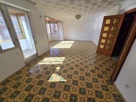 Piso situado en el corazón de Alicante photo 0