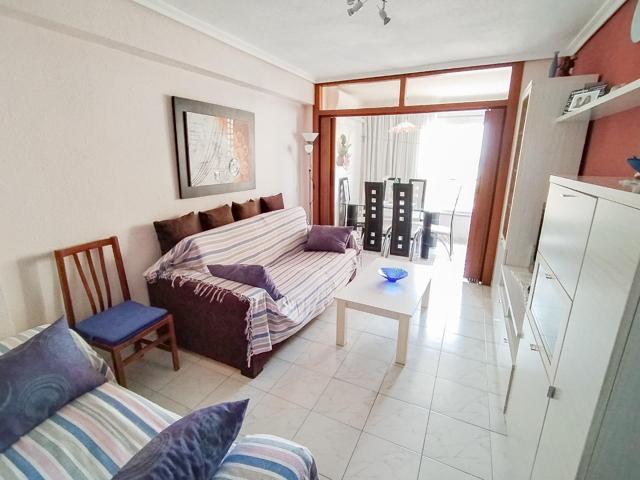 Apartamento de 1 dormitorio, 1 baño, parking y piscina comunitaria, en zona de Levante photo 0