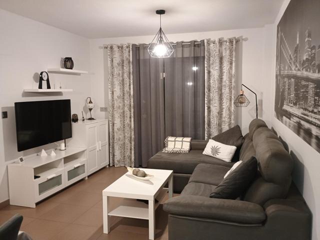 Apartamento de 1 dormitorio y 1 baño. en buen estado. para entrar a vivir. zona Mercasa photo 0