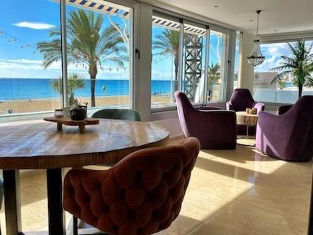 Piso de lujo de 3 dorm. en la 1a línea de Playa de Levante - www.inmobiliarialesdunes.com photo 0