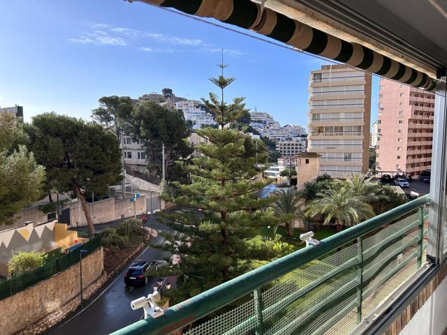 Gran piso de 3 dorm. con parking y piscina en la Cala de Benidorm - www.inmobiliarialesdunes.com photo 0
