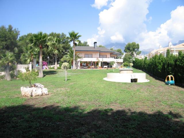 Unifamiliar En venta en La Nucia, La Nucía photo 0