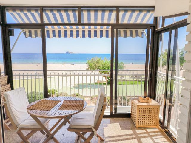 Gran piso reformado de 3 dorm. en primera línea de Playa de Poniente - www.inmobiliarialesdunes.com photo 0