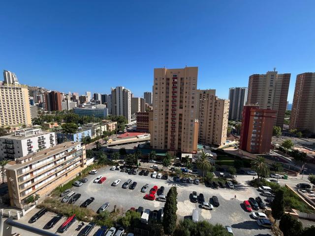 Apartamento de 2 dormitorios, 1 baño. A-A. parking y piscina comunitaria. En buen estado. photo 0