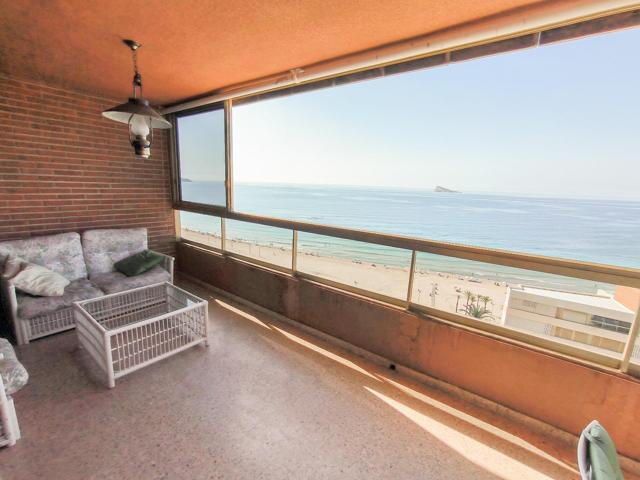 Alquiler gran piso de 3 dorm. en primera línea de Poniente - www.inmobiliarialesdunes.com photo 0