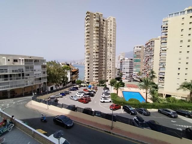 Apartamento de 3 habitaciones, 2 baños, parking y piscina. Zona Rincon de Loix. photo 0