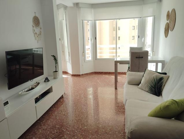 Apartamento en zona de Levante. 1 dormitorio, 1 baño. Parking y piscina comunitaria. en buen estado. photo 0