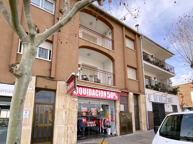 Oportunidad Única en zona inmejorable con local comercial!! photo 0