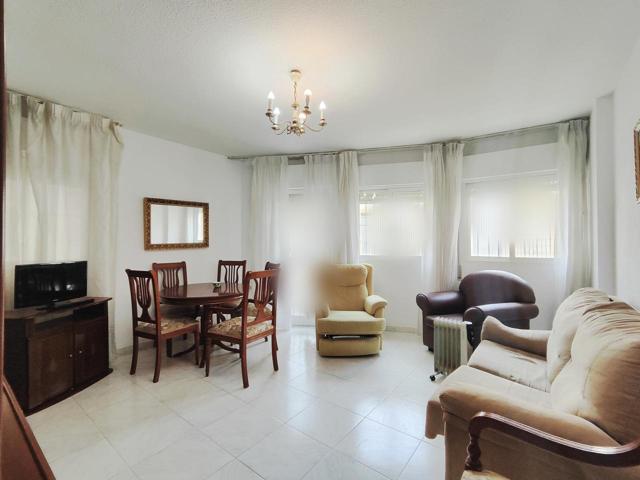 Piso en venta en Ronda de 80 m2 photo 0