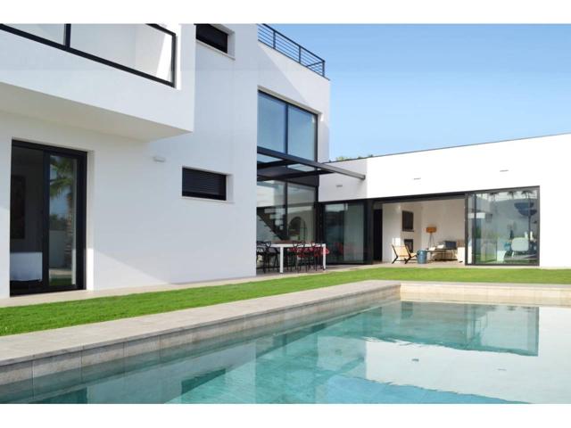 Venta de una hermosa villa en Conil de la Frontera. photo 0