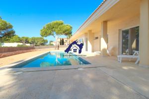 Villa En venta en Llucmajor photo 0