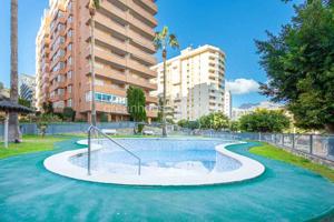 a 300mts del mar, con garage privado, piscina y padel! photo 0