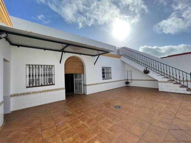 CASA UNIFAMILIAR EN VENTA EN CHICLANA!! photo 0