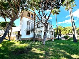 INMENSO CHALET EN VENTA EN LA BARROSA photo 0