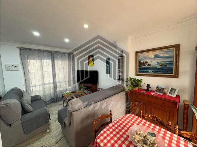 MAGNIFICA CASA CON GARAJE EN EL CENTRO photo 0